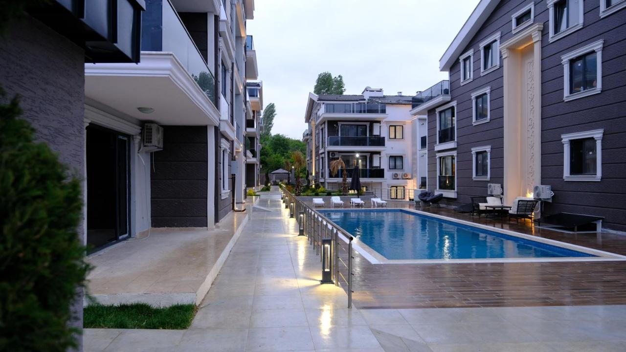 Flower City Suits Aparthotel Yalova  Eksteriør bilde