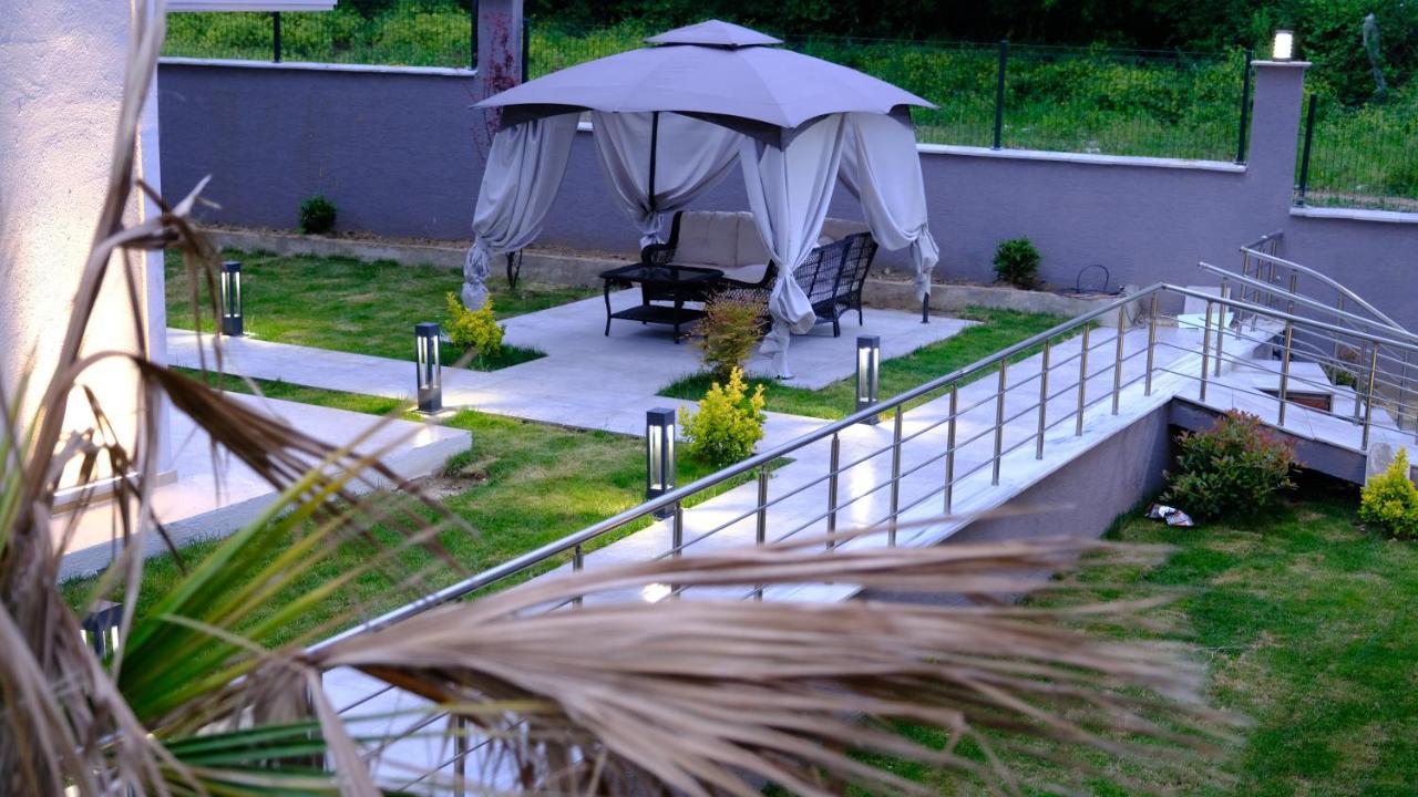 Flower City Suits Aparthotel Yalova  Eksteriør bilde