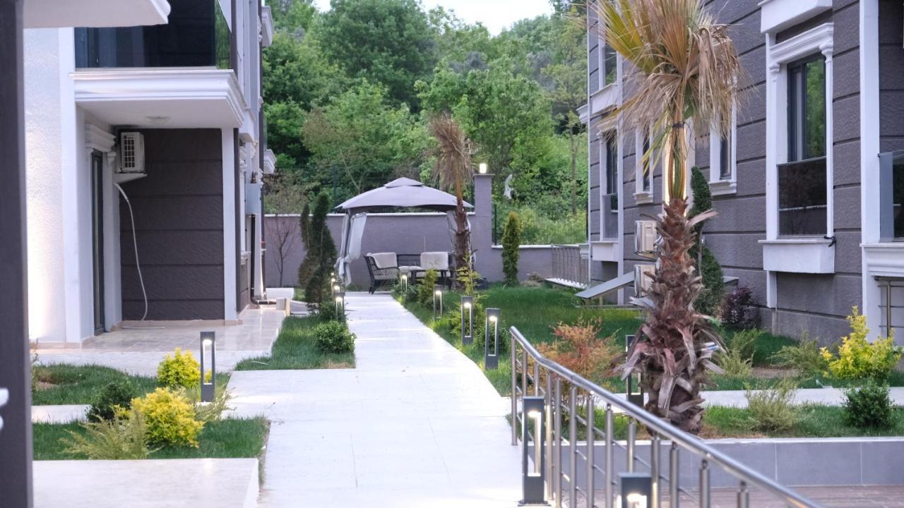 Flower City Suits Aparthotel Yalova  Eksteriør bilde