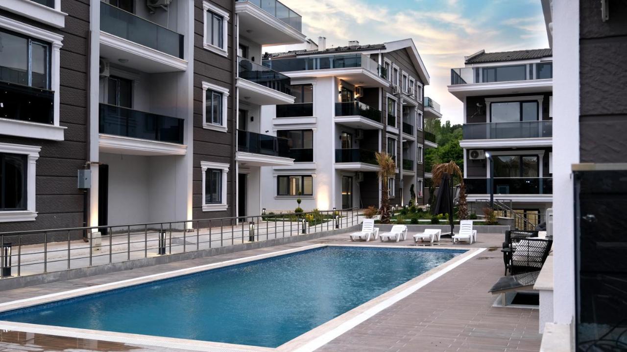 Flower City Suits Aparthotel Yalova  Eksteriør bilde