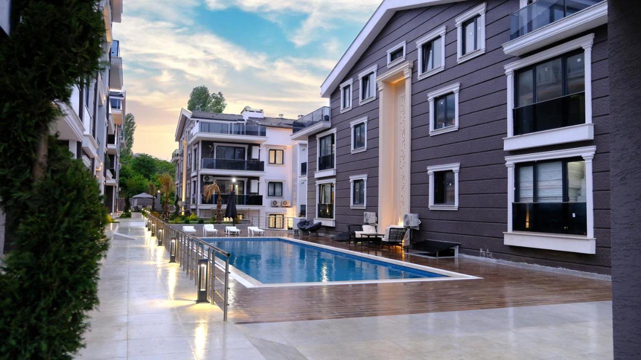 Flower City Suits Aparthotel Yalova  Eksteriør bilde